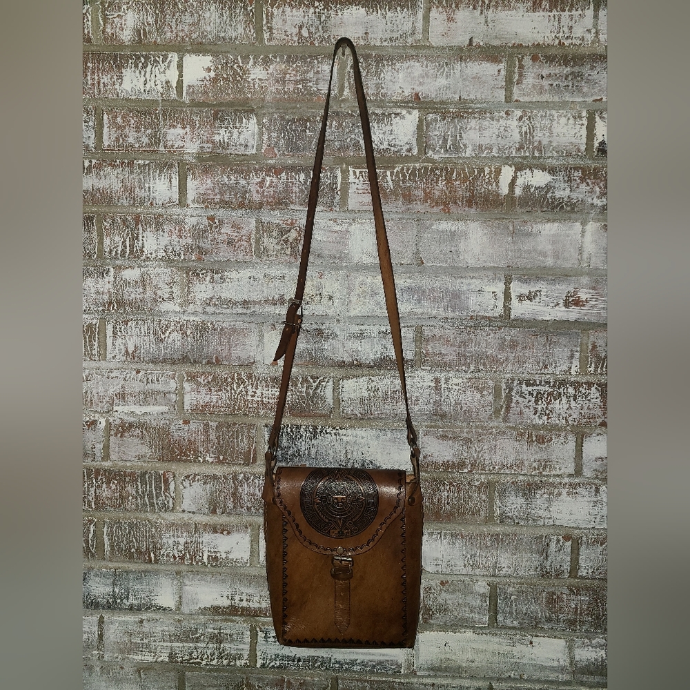 Hand-Tooled Brown Leather Crossbody Bag with Aztec Medallion - Picture 2 of 12